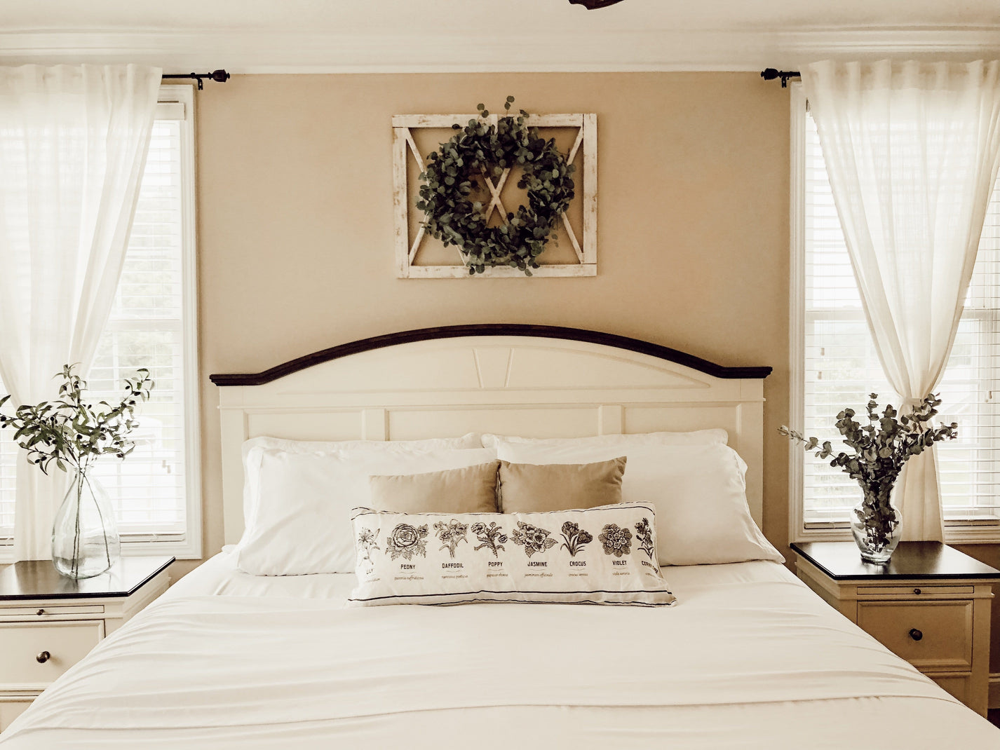 A cozy bedroom featuring Classic White PeachSkinSheets.
