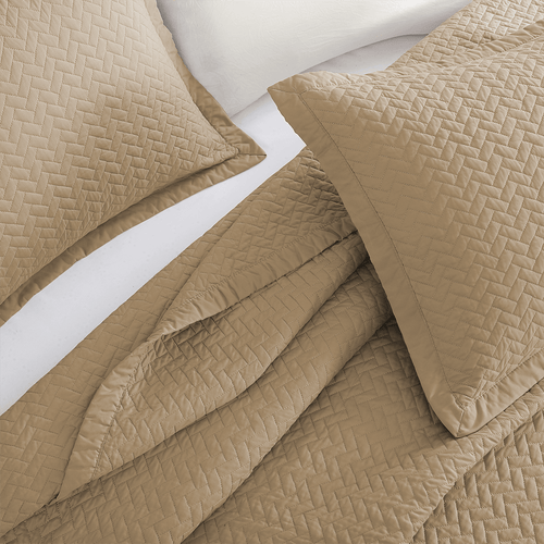 Light Mocha Oversized Quilt Set alternate