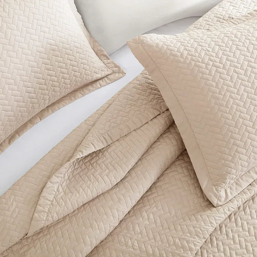 Almond Oversized Quilt Set - PRESALE EVENT alternate