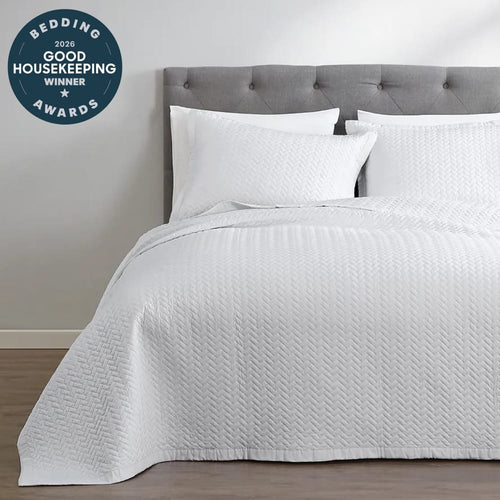 Classic White Oversized Quilt Set