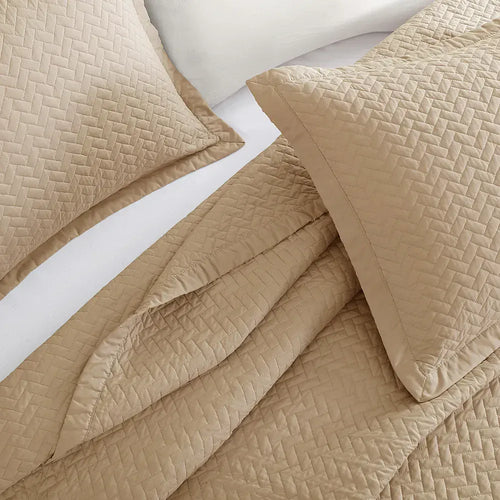 Light Mocha Oversized Quilt Set - PRESALE EVENT alternate