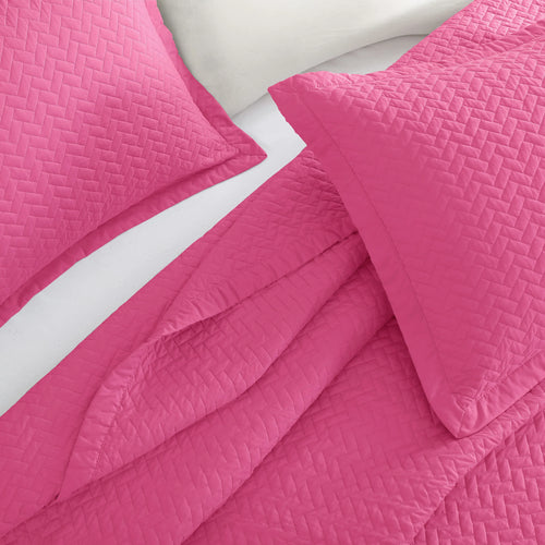 Passion Pink Oversized Quilt Set - PRESALE EVENT alternate