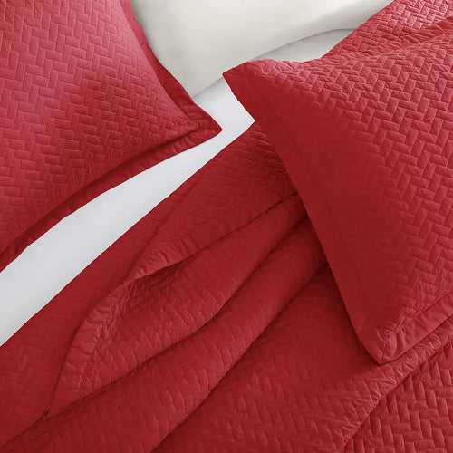 Red Velvet Oversized Quilt Set - PRESALE EVENT alternate