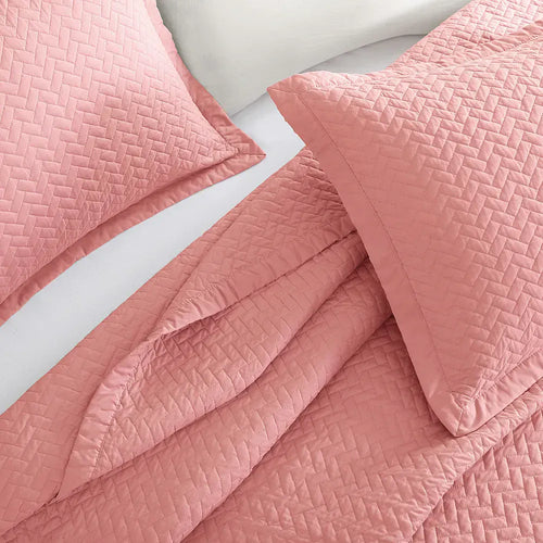 Retro Rose Oversized Quilt Set - PRESALE EVENT alternate